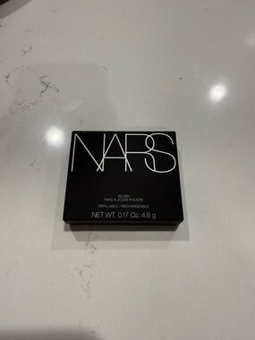 NARS Blush Compact in Dominant